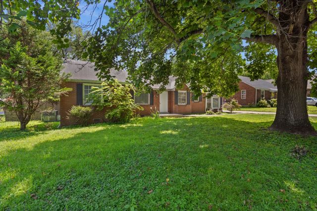 1001 Horseshoe Dr, Nashville, TN 37216