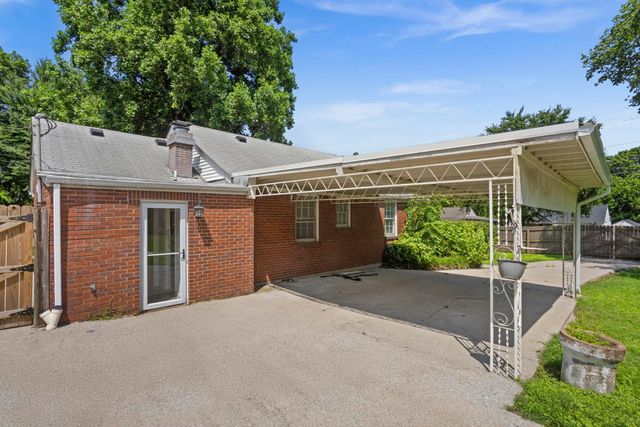 1001 Horseshoe Dr, Nashville, TN 37216