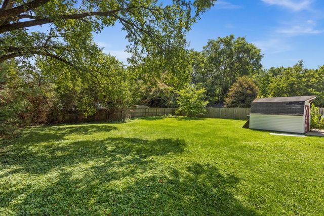 1001 Horseshoe Dr, Nashville, TN 37216