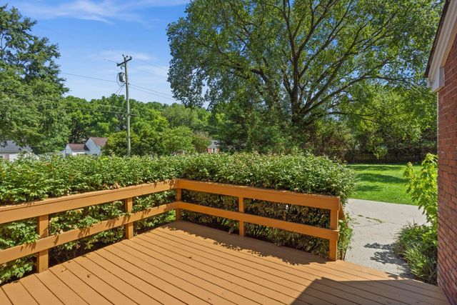 1001 Horseshoe Dr, Nashville, TN 37216