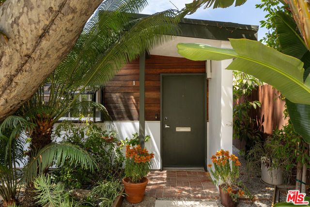 5715 Satsuma Avenue, North Hollywood (los Angeles), CA 91601