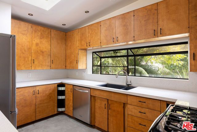 5715 Satsuma Avenue, North Hollywood (los Angeles), CA 91601