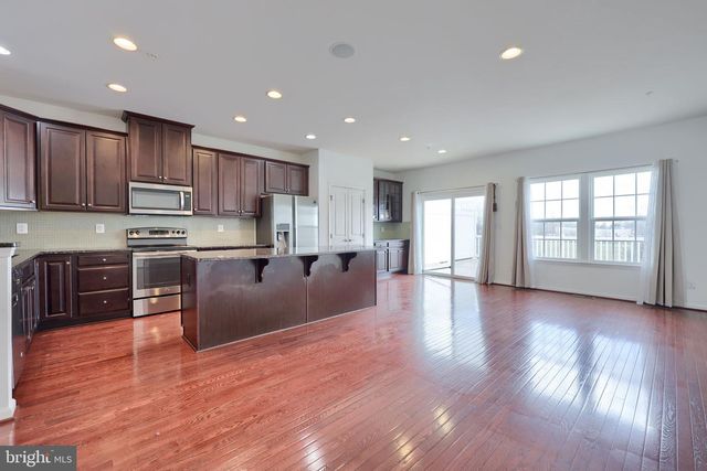 963 BRECHIN LN, York, PA 17403