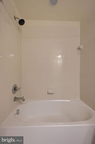 963 BRECHIN LN, York, PA 17403