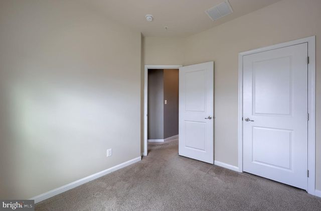 963 BRECHIN LN, York, PA 17403