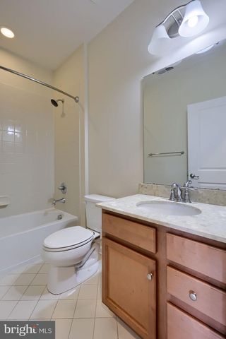 963 BRECHIN LN, York, PA 17403