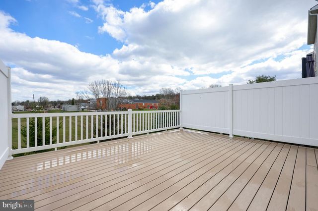 963 BRECHIN LN, York, PA 17403