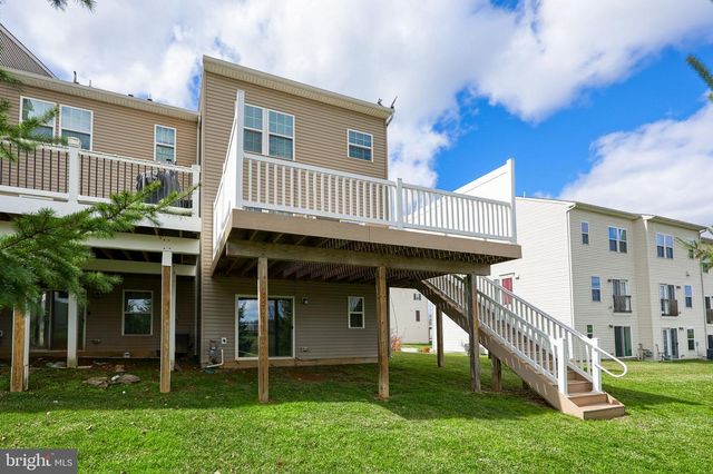 963 BRECHIN LN, York, PA 17403