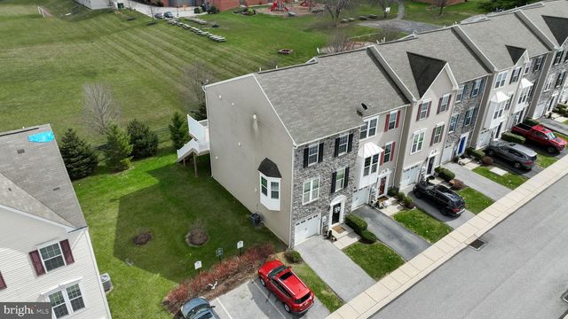 963 BRECHIN LN, York, PA 17403