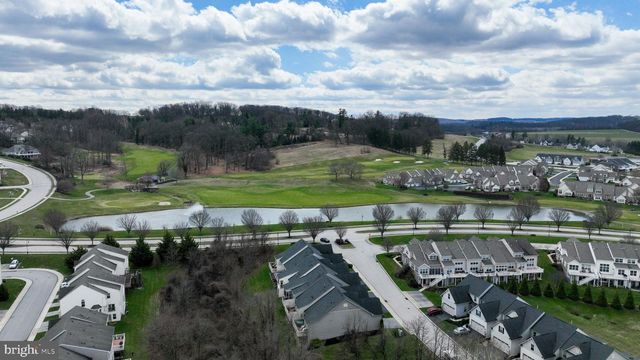 963 BRECHIN LN, York, PA 17403