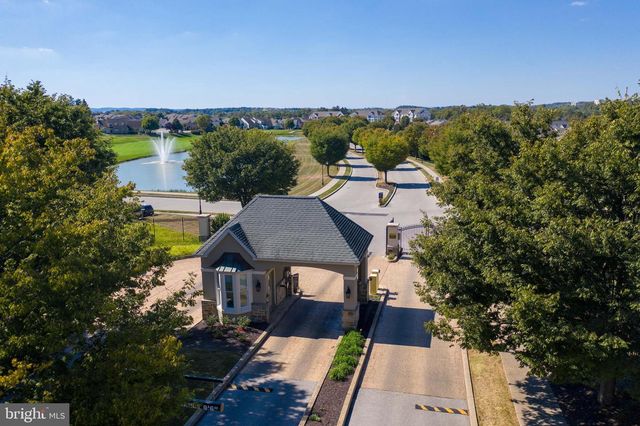 963 BRECHIN LN, York, PA 17403