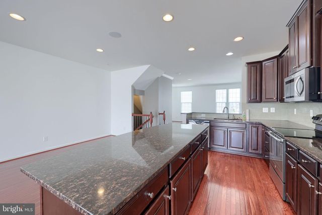 963 BRECHIN LN, York, PA 17403