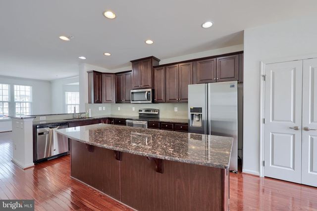 963 BRECHIN LN, York, PA 17403