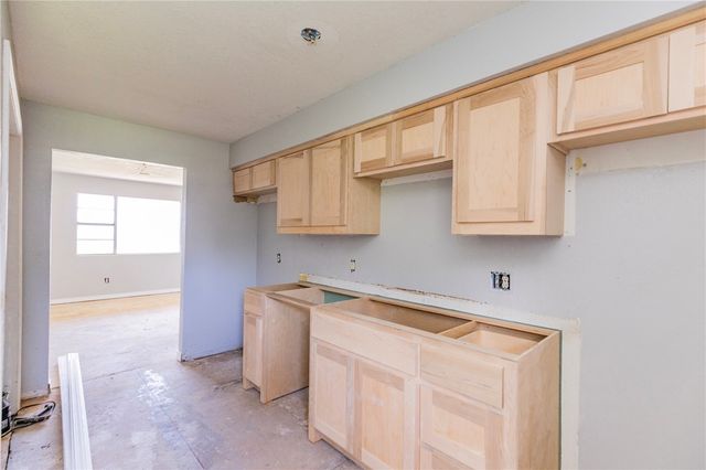 1323, 1325, 1327 Price Lane, Rogers, AR 72758