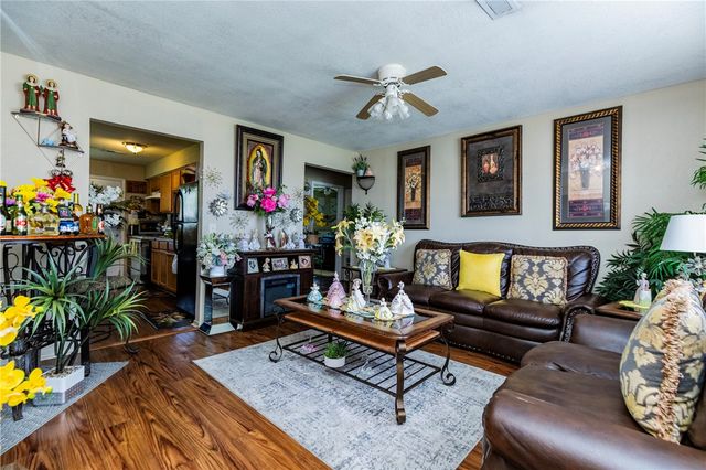 1323, 1325, 1327 Price Lane, Rogers, AR 72758