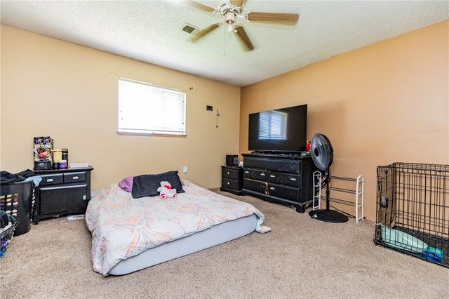 1323, 1325, 1327 Price Lane, Rogers, AR 72758