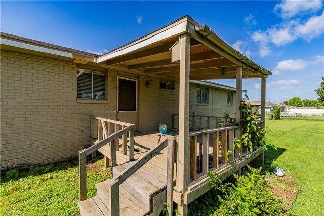 1323, 1325, 1327 Price Lane, Rogers, AR 72758