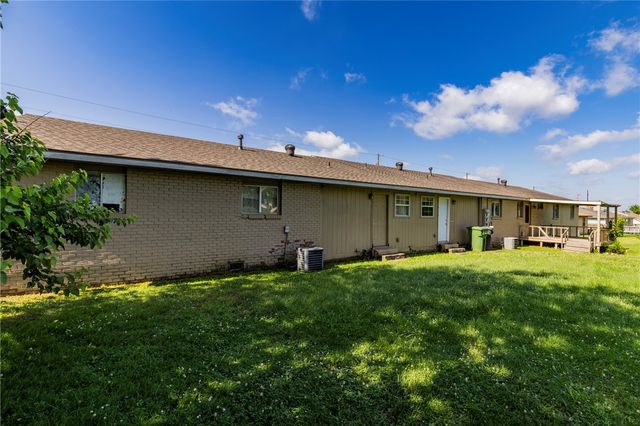 1323, 1325, 1327 Price Lane, Rogers, AR 72758