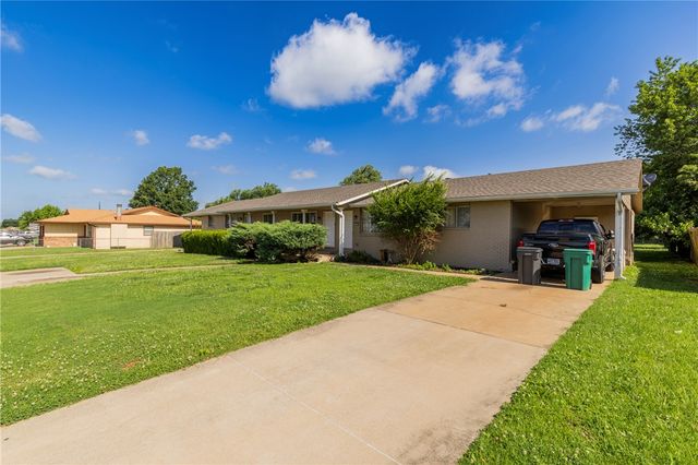 1323, 1325, 1327 Price Lane, Rogers, AR 72758