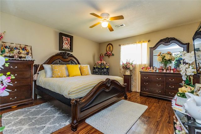 1323, 1325, 1327 Price Lane, Rogers, AR 72758