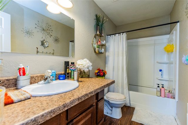 1323, 1325, 1327 Price Lane, Rogers, AR 72758