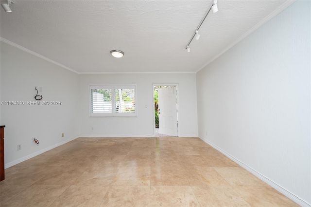 1872 NE 46th St D5, Fort Lauderdale, FL 33308