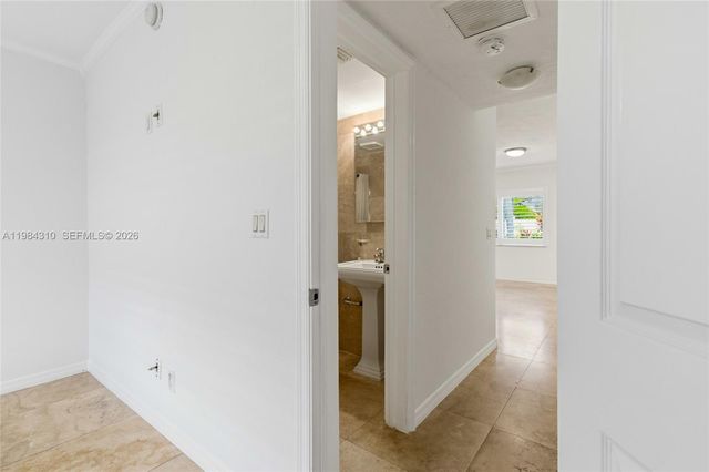 1872 NE 46th St D5, Fort Lauderdale, FL 33308