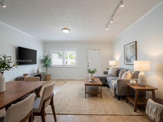 1872 NE 46th St D5, Fort Lauderdale, FL 33308