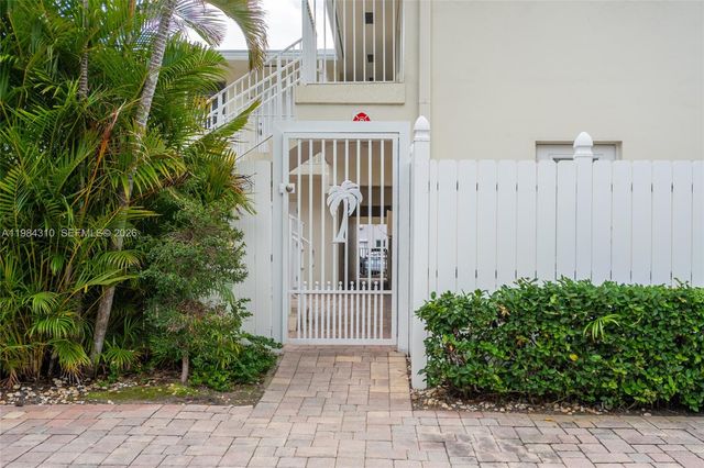 1872 NE 46th St D5, Fort Lauderdale, FL 33308