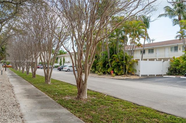 1872 NE 46th St D5, Fort Lauderdale, FL 33308