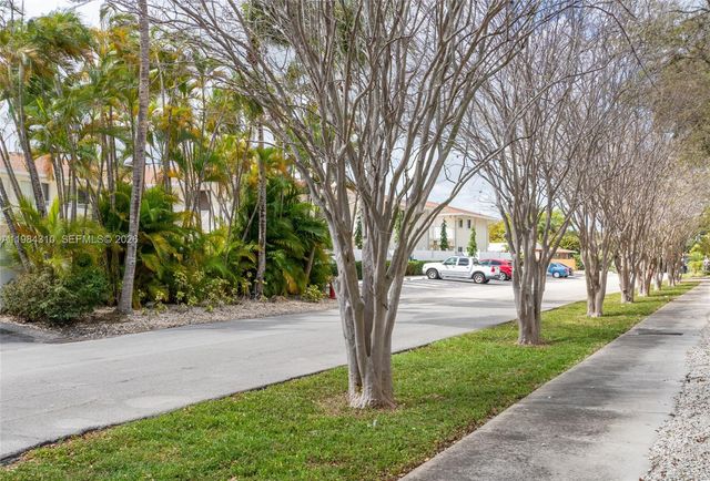 1872 NE 46th St D5, Fort Lauderdale, FL 33308