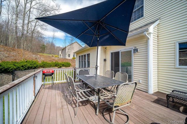 17 Long View Drive, Unionville, NY 10988