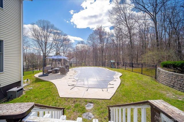 17 Long View Drive, Unionville, NY 10988