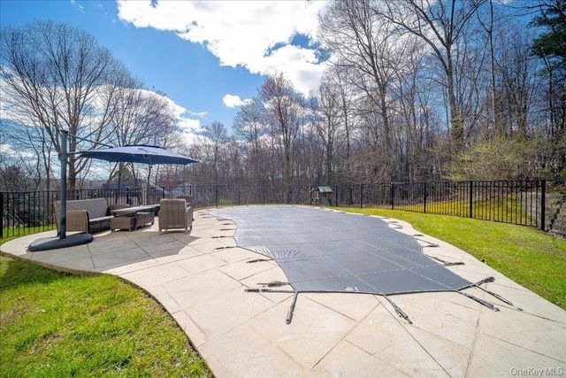 17 Long View Drive, Unionville, NY 10988