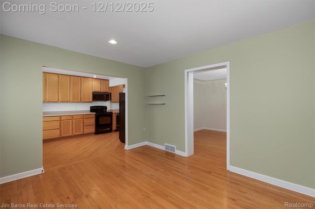 1328 Lakepointe Street, Grosse Pointe, MI 48230