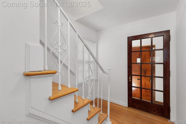 1328 Lakepointe Street, Grosse Pointe, MI 48230