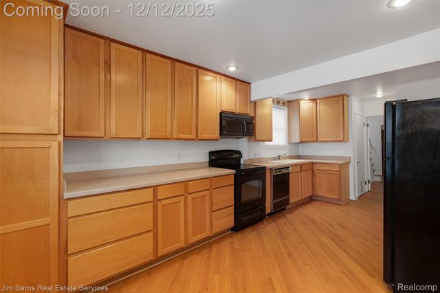 1328 Lakepointe Street, Grosse Pointe, MI 48230