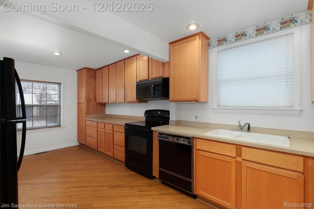 1328 Lakepointe Street, Grosse Pointe, MI 48230