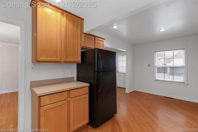 1328 Lakepointe Street, Grosse Pointe, MI 48230