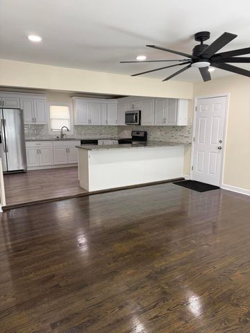 3412 W 78th Place, Merrillville, IN 46410