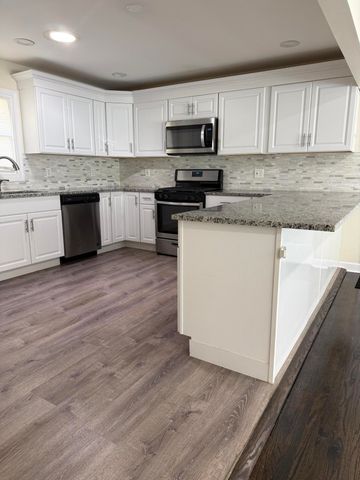 3412 W 78th Place, Merrillville, IN 46410