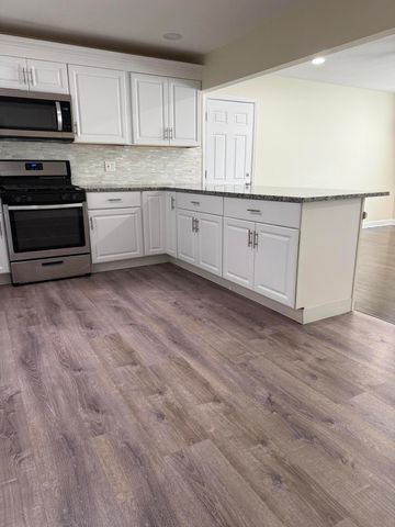 3412 W 78th Place, Merrillville, IN 46410