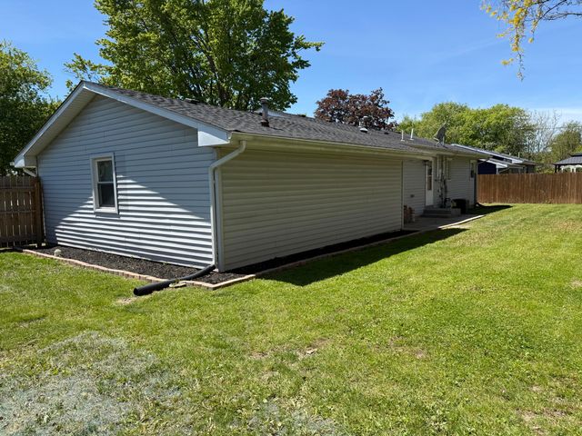 3412 W 78th Place, Merrillville, IN 46410