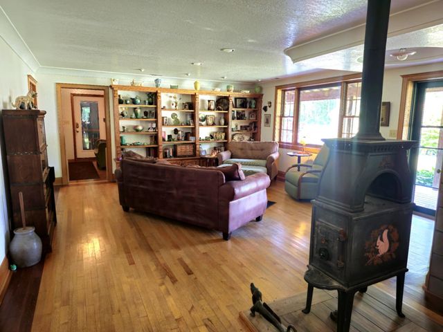 5435 State Road, Hillsdale, MI 49242