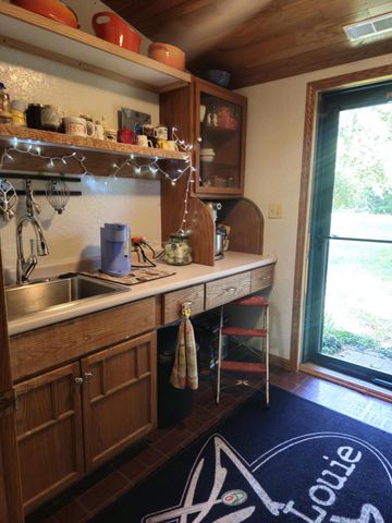 5435 State Road, Hillsdale, MI 49242