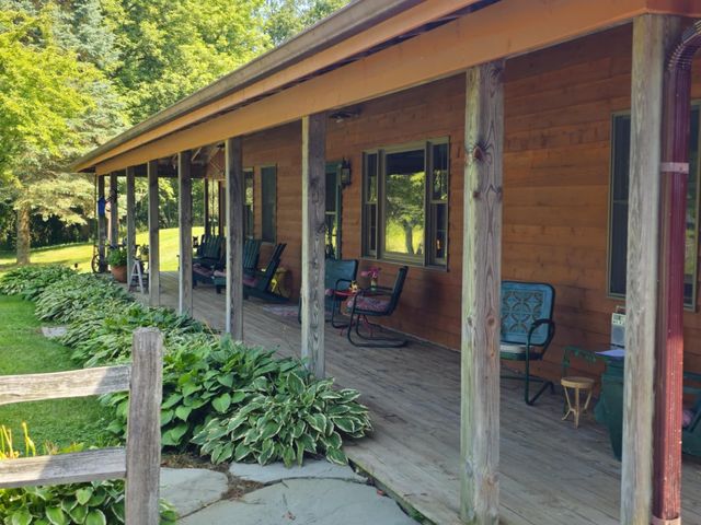 5435 State Road, Hillsdale, MI 49242