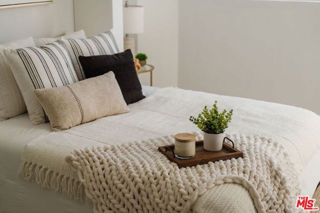 3284 Barham Boulevard 301, Los Angeles, CA 90068