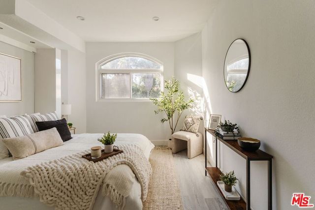 3284 Barham Boulevard 301, Los Angeles, CA 90068