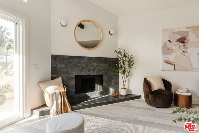 3284 Barham Boulevard 301, Los Angeles, CA 90068