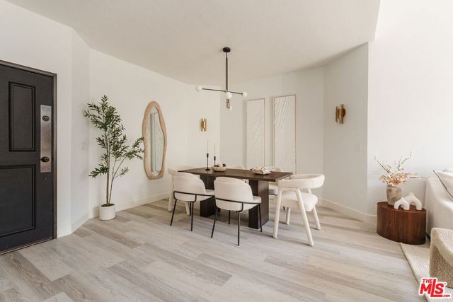 3284 Barham Boulevard 301, Los Angeles, CA 90068